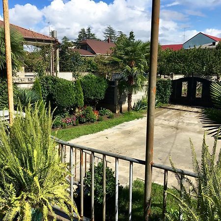 Guest House Lali Kostava 14 Zugdidi ภายนอก รูปภาพ