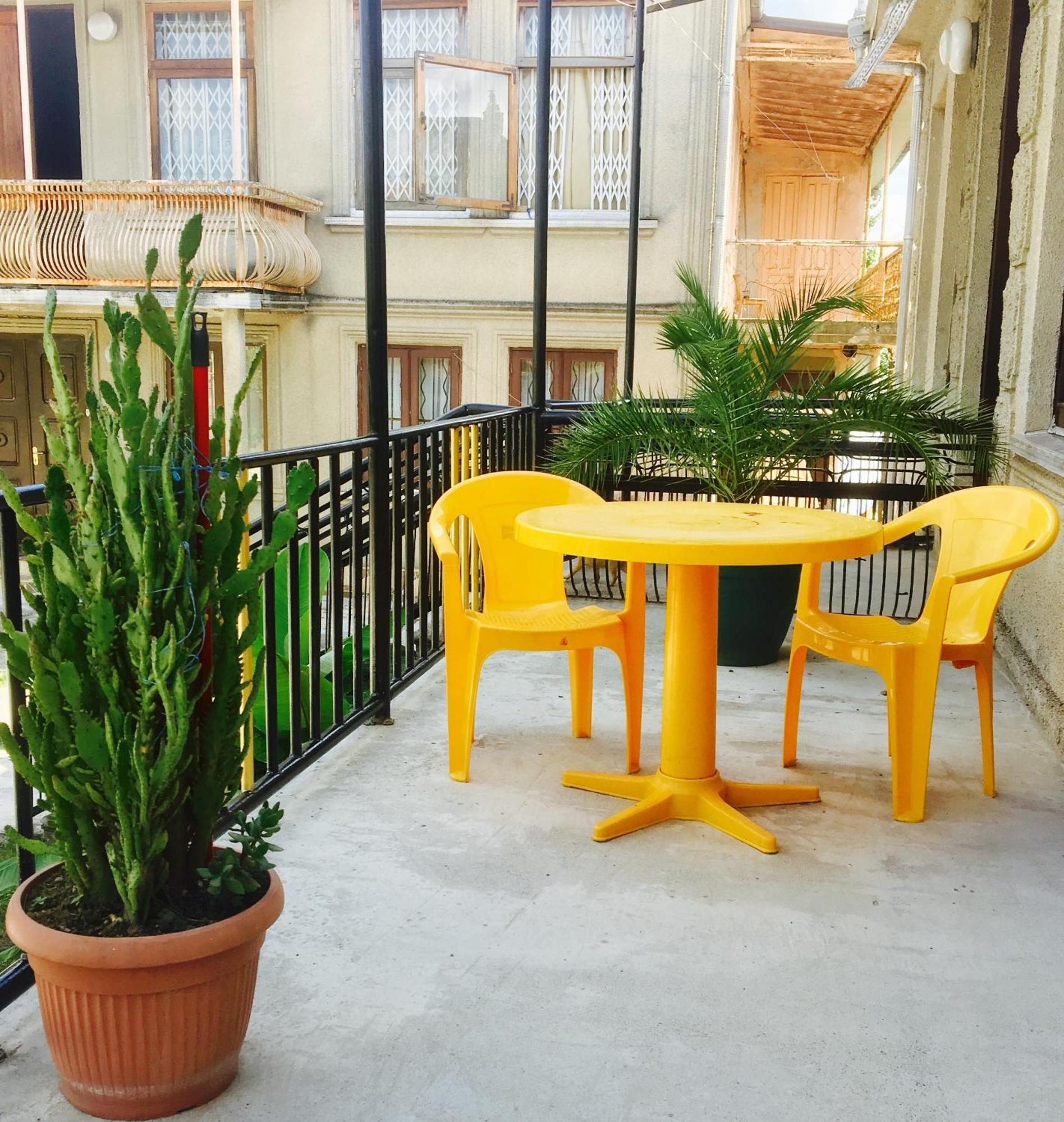 Guest House Lali Kostava 14 Zugdidi ภายนอก รูปภาพ