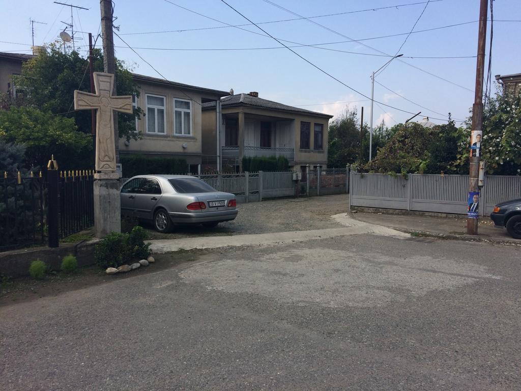 Guest House Lali Kostava 14 Zugdidi ภายนอก รูปภาพ