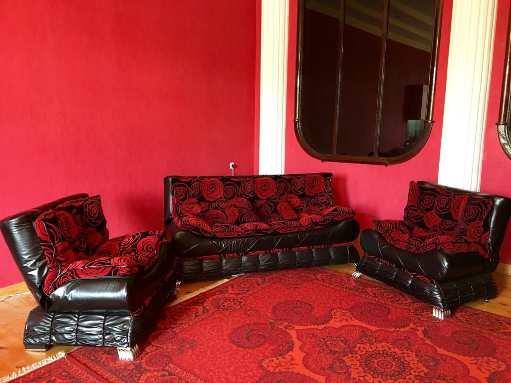 Guest House Lali Kostava 14 Zugdidi ภายนอก รูปภาพ