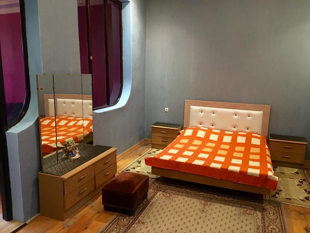 Guest House Lali Kostava 14 Zugdidi ภายนอก รูปภาพ