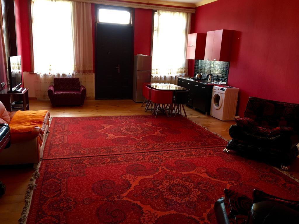 Guest House Lali Kostava 14 Zugdidi ภายนอก รูปภาพ
