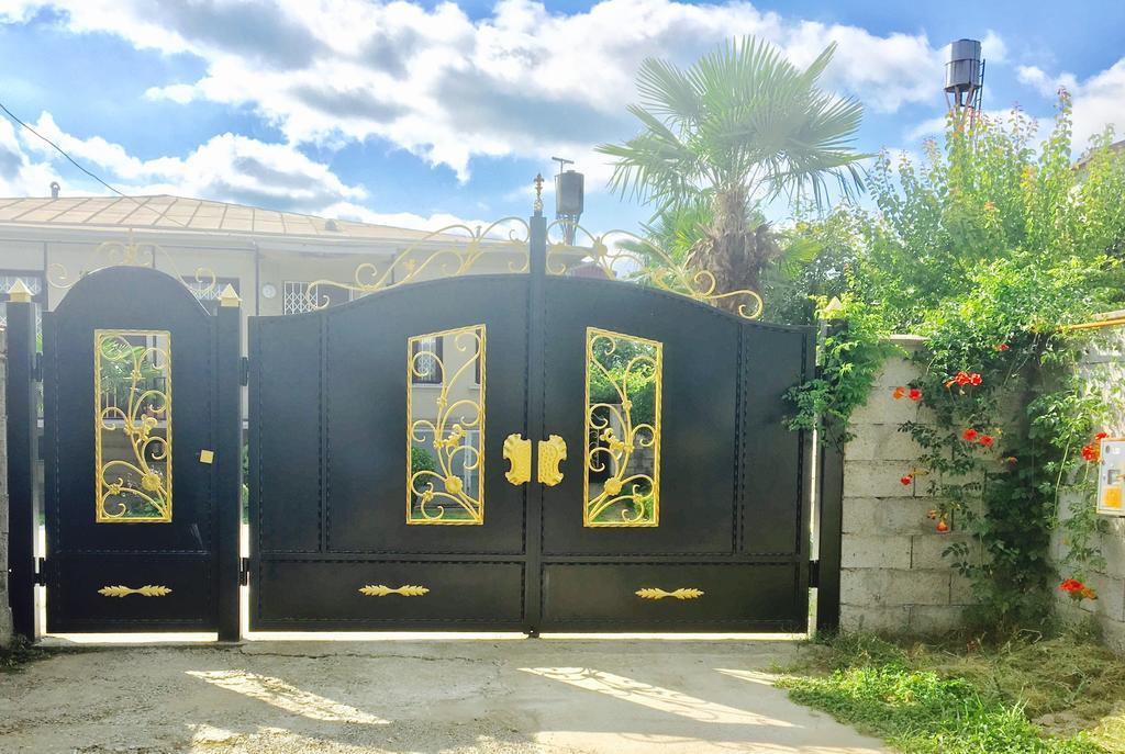 Guest House Lali Kostava 14 Zugdidi ภายนอก รูปภาพ